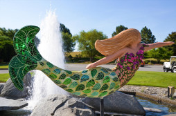 V mermaid-in-a-norfolk-botanical-gardens-2-lanjee-chee